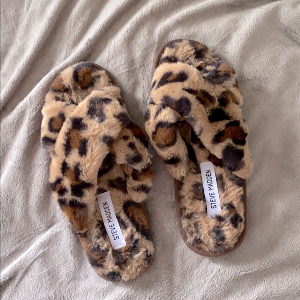 Steve Madden Leopard 🐆 Crossband Fuzzy Slippers